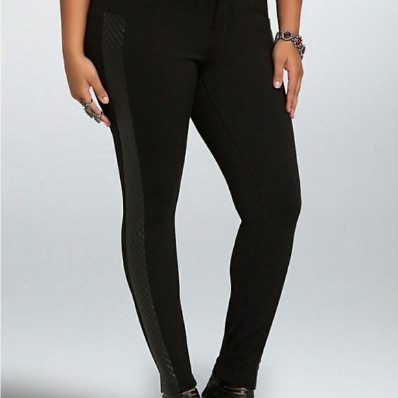 Torrid black skinny pants leggings size 24 plus - Picture 1 of 8